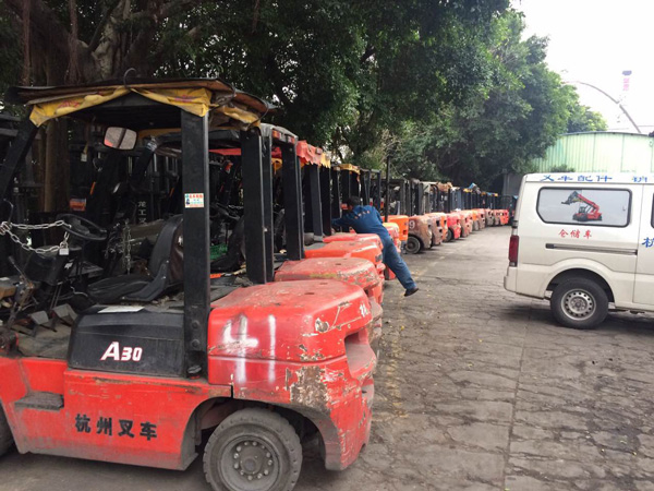 杭州叉車提醒您：不容忽視的電動(dòng)叉車故障大修問(wèn)題