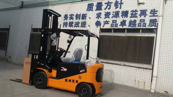 杭州叉車(chē)丨電動(dòng)叉車(chē)、防爆叉車(chē)，到底有什么不同？