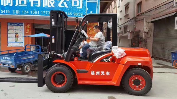 杭州叉車丨你以為叉車潤滑油，就只是用來潤滑？