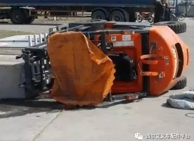 杭州叉車(chē)提醒您：叉車(chē)傷人事故高發(fā)，出門(mén)在外，注意安全！