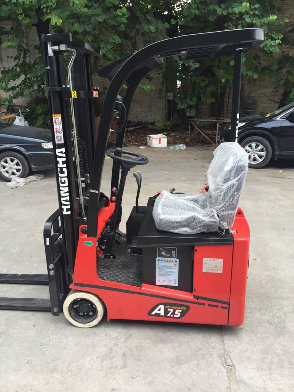 杭州叉車 | 電動叉車你也敢超負(fù)荷工作？危害很大！