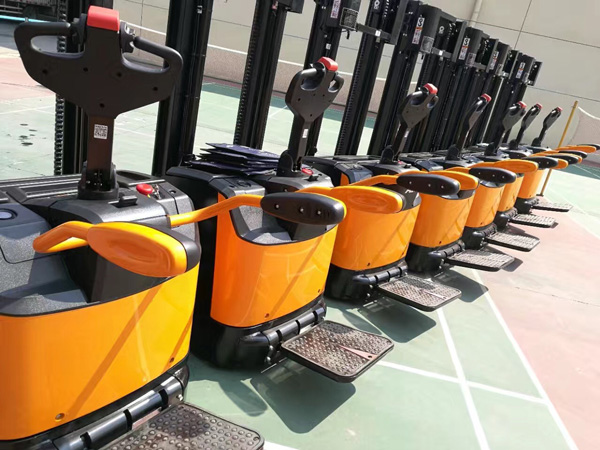 杭州叉車：現(xiàn)在國產(chǎn)的電動堆高車質(zhì)量怎么樣？