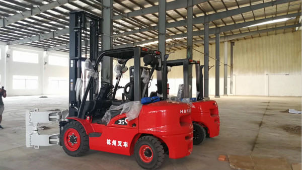 杭叉，您身邊的叉車屬具定制專家，想要的趕緊看過(guò)來(lái)啦！