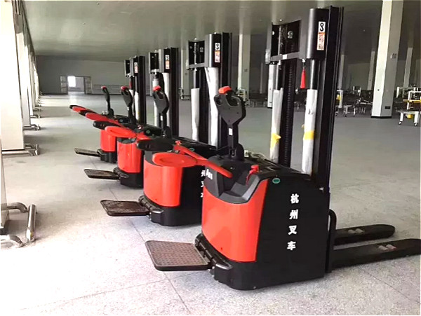 電動(dòng)堆垛車 電動(dòng)堆垛車