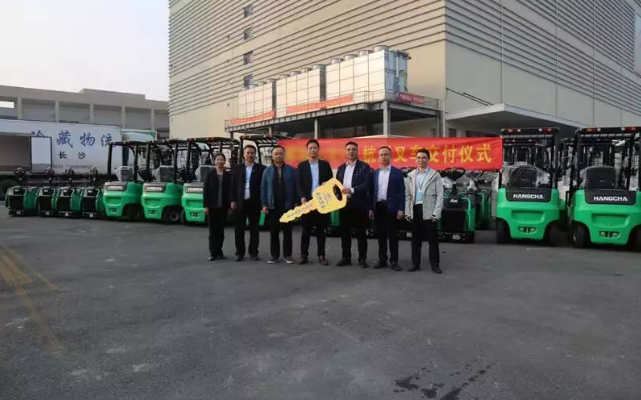 【強勢】杭叉集團交付湖南某大型冷庫58臺鋰電池叉車！