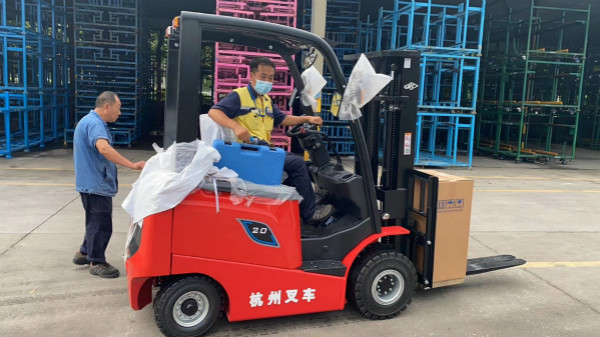 天氣冷了，叉車應(yīng)該怎么用才正確？